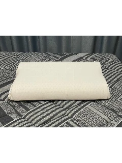 <strong>Latex  Contour Pillow</strong>