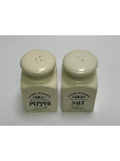 SALT AND PEPPER SHAKER SET